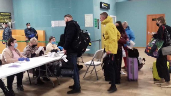 17 апреля в Краснодаре на двухнедельную самоизоляцию отправили 277 пассажиров всех рейсов из Москвы и Санкт-Петербурга