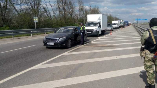 На территорию Краснодара 24 апреля запретили въезд 300 автомобилям