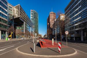 «Думаю, что китаец ничего не ел». Биолог Сурен Газарян о летучих мышах, немецкой медицине и жизни в розыске «Думаю, что китаец ничего не ел». Биолог Сурен Газарян о летучих мышах, немецкой медицине и жизни в розыске