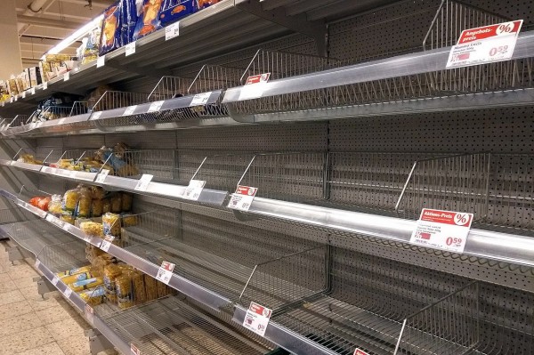 «Думаю, что китаец ничего не ел». Биолог Сурен Газарян о летучих мышах, немецкой медицине и жизни в розыске «Думаю, что китаец ничего не ел». Биолог Сурен Газарян о летучих мышах, немецкой медицине и жизни в розыске