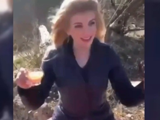 “Сексуальная кошечка”: в сети появилось скандальное видео с женщиной, похожей на судью из Новокубанского района “Сексуальная кошечка”: в сети появилось скандальное видео с женщиной, похожей на судью из Новокубанского района