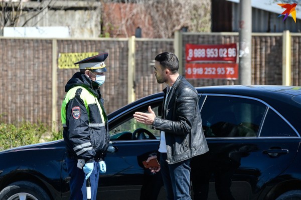 Как работают полицейские патрули в Краснодаре во время карантина и кого они задерживают
