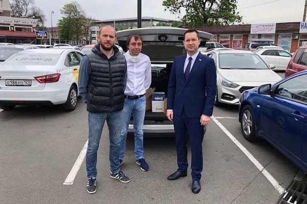 Жители Кубани начали собирать бахилы для кубанских больниц