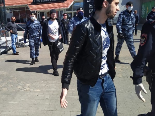 Отправлены в обсерватор пятеро прилетевших из Санкт-Петербурга пассажиров 