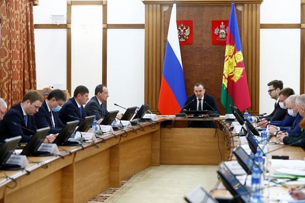 
            Губернатор Кубани Вениамин Кондратьев потребовал повысить эффективность работы мобильных отрядов самоконтроля                    