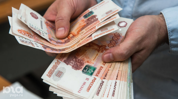 Из-за коронавируса чиновникам разрешили отчитаться о доходах попозже