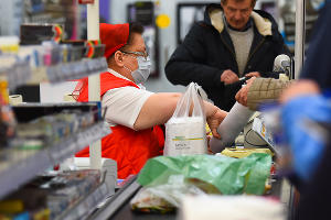 Как персонал больниц и магазинов Краснодара работает в условиях коронавируса? Наблюдение Как персонал больниц и магазинов Краснодара работает в условиях коронавируса? Наблюдение