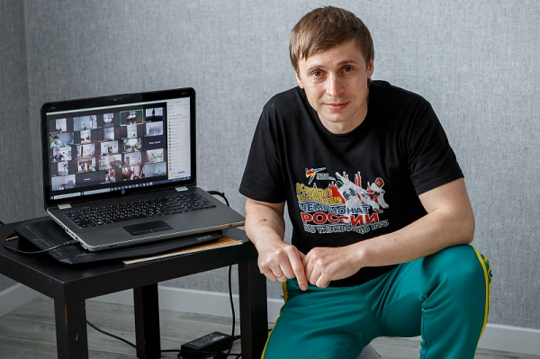 Как в условиях самоизоляции тренируются кубанские спортсмены
Как в условиях самоизоляции тренируются кубанские спортсмены