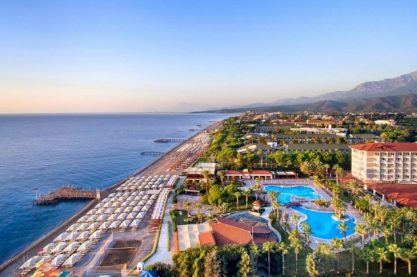 
            Каждый четвертый россиян изменил планы на летний отпуск и майские праздники из-за коронавируса                    