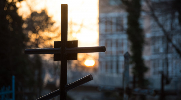 Краснодарцам разрешили посещать кладбища во время «беспропуского окна» Краснодарцам разрешили посещать кладбища во время «беспропуского окна»