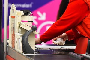 Магазины предлагают сэкономить или помочь нуждающимся. Обзор Юга.ру