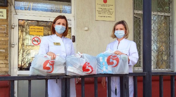 Наборы для перекуса: «Пятёрочка» поддержала больницы и лаборатории Краснодарского края Наборы для перекуса: «Пятёрочка» поддержала больницы и лаборатории Краснодарского края