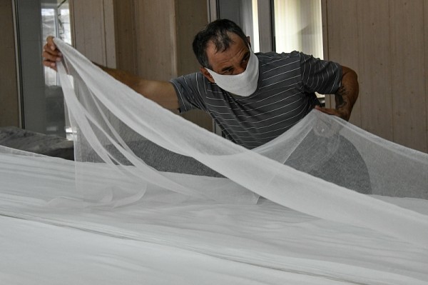 
            Швеи меняют профиль. В Славянском районе начали производство защитных повязок                    