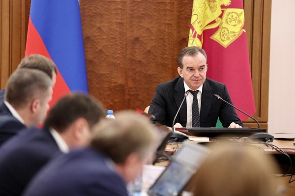 
            Торговые сети начали заключать упрощенные контракты на поставку продукции с кубанскими фермерами                     