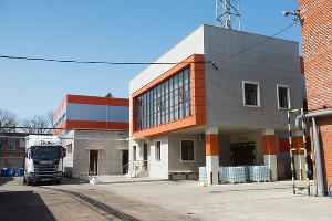 &laquo;Твердое мыло не уберет вирус из линий жизни&raquo;. Репортаж с краснодарского производства антисептиков