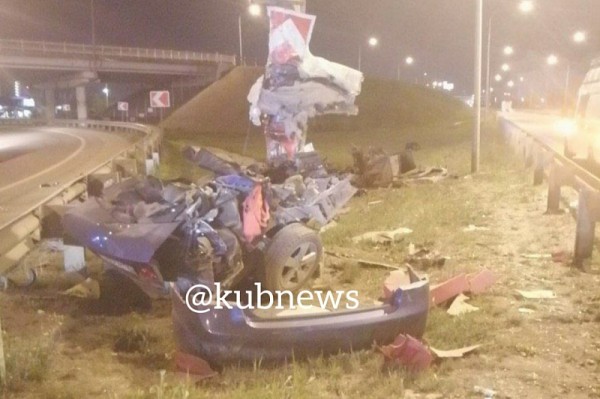 Врезался в столб: в Краснодаре в ночном ДТП погиб водитель Honda
Врезался в столб: в Краснодаре в ночном ДТП погиб водитель Honda