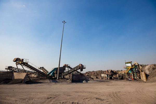 Земля, вода и воздух. Как электрометаллургический завод в Абинске минимизирует отходы и заботится об экологии