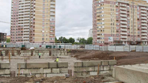 В микрорайоне Гидростроителей Краснодара возводят цокольный этаж новой большой школы на 1550 мест В микрорайоне Гидростроителей Краснодара возводят цокольный этаж новой большой школы на 1550 мест