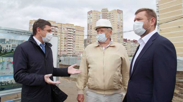 В микрорайоне Гидростроителей Краснодара возводят цокольный этаж новой большой школы на 1550 мест В микрорайоне Гидростроителей Краснодара возводят цокольный этаж новой большой школы на 1550 мест