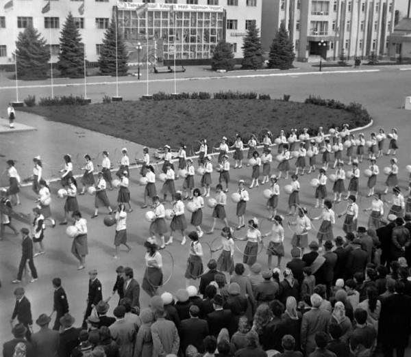 Как праздновали Первомай на Кубани в прошлом веке: архивные фото Как праздновали Первомай на Кубани в прошлом веке: архивные фото