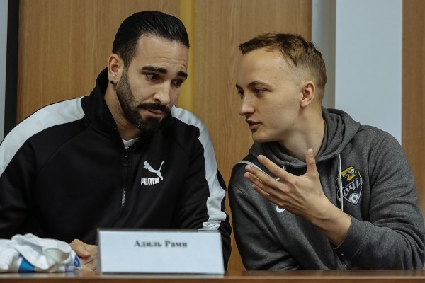 «Прощай, легенда»: чемпион мира по футболу покидает «Сочи» со скандалом, не сыграв ни одного матча «Прощай, легенда»: чемпион мира по футболу покидает «Сочи» со скандалом, не сыграв ни одного матча