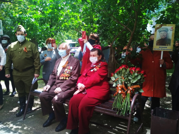 Концертами и парадами во дворах поздравили 186 ветеранов Краснодара