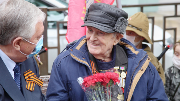 Концертами и парадами во дворах поздравили 186 ветеранов Краснодара