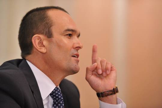 Впервые в России губернатор судится с президентом