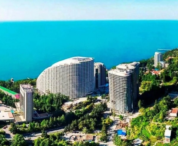 В Сочи пока не бронируют отели даже тем, кто хочет заселиться после 1 июня В Сочи пока не бронируют отели даже тем, кто хочет заселиться после 1 июня
