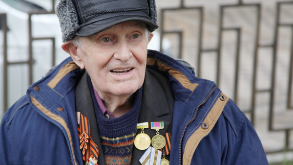 Концертами и парадами во дворах поздравили 186 ветеранов Краснодара