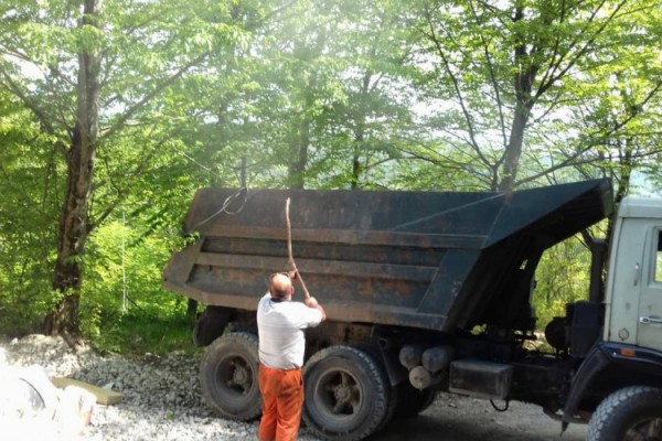 Искали нарушителей самоизоляции, а нашли того, кто вывозит в лес мусор