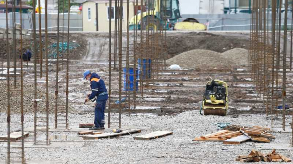 В микрорайоне Гидростроителей Краснодара возводят цокольный этаж новой большой школы на 1550 мест В микрорайоне Гидростроителей Краснодара возводят цокольный этаж новой большой школы на 1550 мест