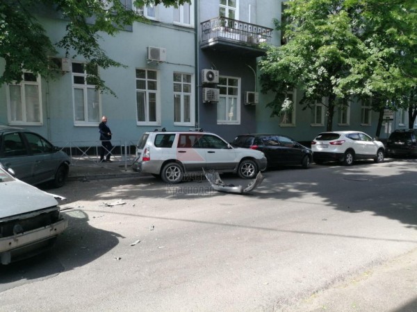 В центре Краснодара произошла авария с участием пяти автомобилей