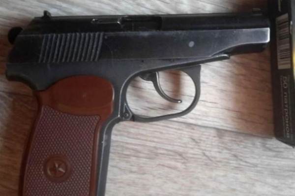 В Краснодаре массовая драка со стрельбой попала на видео В Краснодаре массовая драка со стрельбой попала на видео