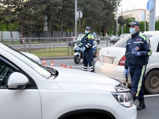 &laquo;Охоту&raquo; на таксистов-нелегалов открыли на въездах в Краснодар