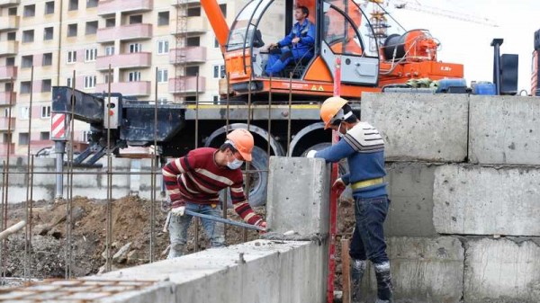 В микрорайоне Гидростроителей Краснодара возводят цокольный этаж новой большой школы на 1550 мест В микрорайоне Гидростроителей Краснодара возводят цокольный этаж новой большой школы на 1550 мест