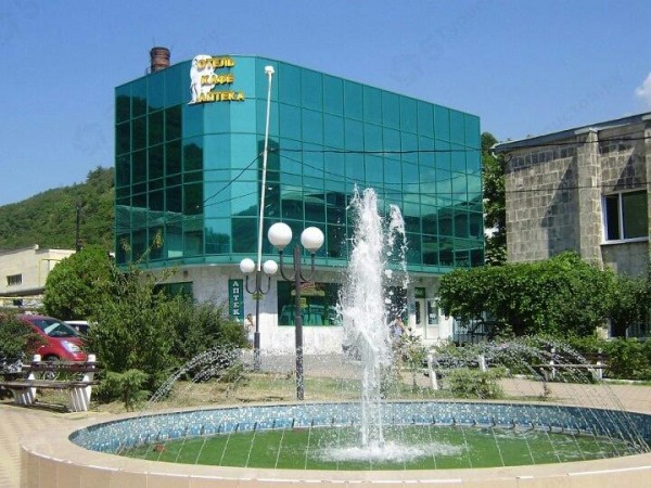 В курортном селе Небуг отремонтировали чашу фонтана