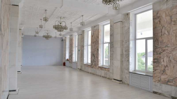 Самому крупному Дворцу культуры в пригороде Краснодара впервые со дня постройки обновляют фасад Самому крупному Дворцу культуры в пригороде Краснодара впервые со дня постройки обновляют фасад