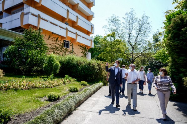 Мэру  Сочи показали, как в санаториях будет организован безопасный отдых гостей 