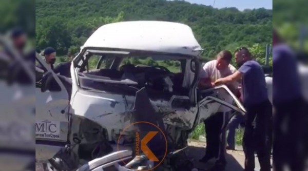 Два человека погибли и семеро пострадали в ДТП с микроавтобусом на Кубани Два человека погибли и семеро пострадали в ДТП с микроавтобусом на Кубани
