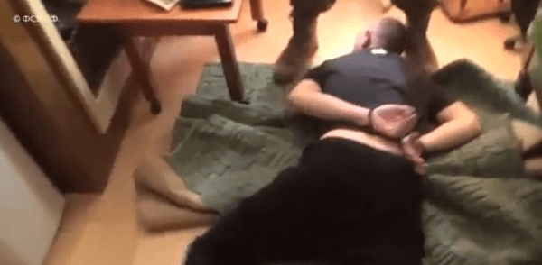 Сотрудники ФСБ предотвратили теракт (ВИДЕО) Сотрудники ФСБ предотвратили теракт (ВИДЕО)