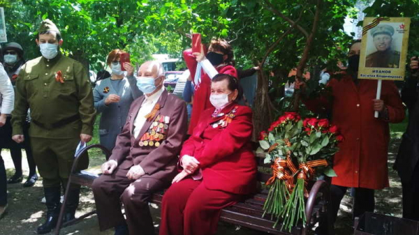 Концертами и парадами во дворах поздравили 186 ветеранов Краснодара