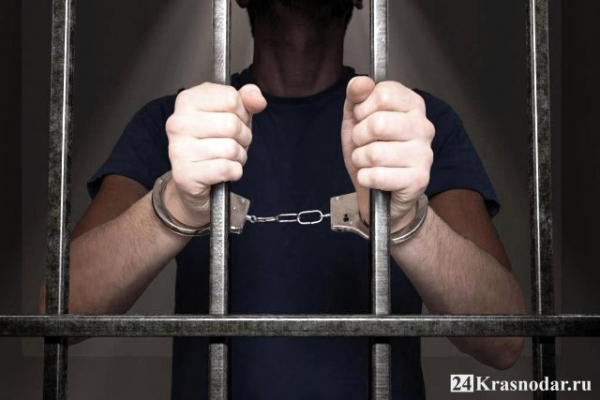 Обворовывал друзей