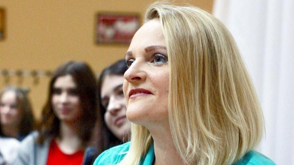 “Жили как-то, не скулили”: чиновницу уволили за хамские слова о выплатах детям