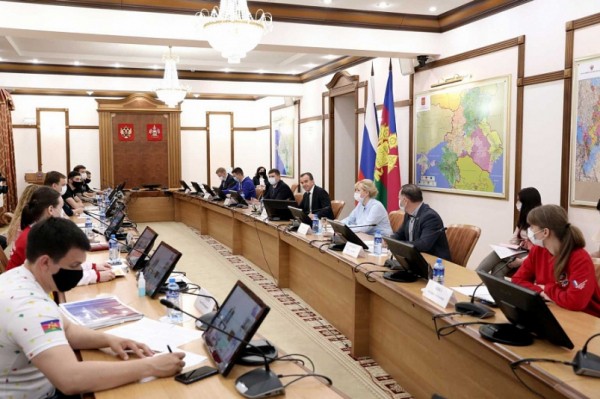 Политическая неделя на Кубани: жизнь вопреки карантину