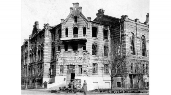 Петля времени. Улицы Краснодара во время войны и в 2020 году Петля времени. Улицы Краснодара во время войны и в 2020 году