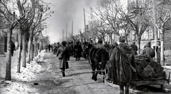 Петля времени. Улицы Краснодара во время войны и в 2020 году Петля времени. Улицы Краснодара во время войны и в 2020 году