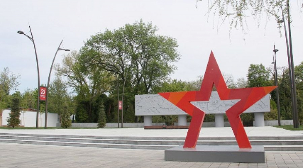 В Краснодаре отреставрировали Вечный огонь
