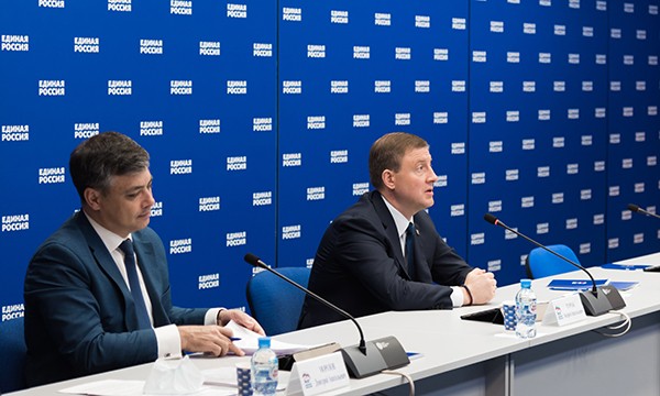 Пыль в глаза: сегодня единороссы пытались проявить заботу о медиках