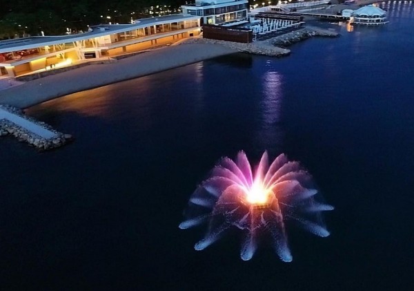 Первый в мире плавающий в море фонтан появится в Геленджике Первый в мире плавающий в море фонтан появится в Геленджике